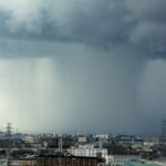 外出中のゲリラ豪雨は回避可能？天候急変の前兆と対策を徹底チェック！