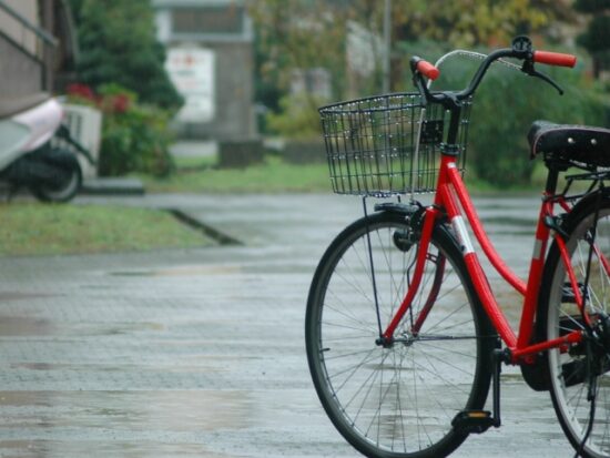 経験者は語る！自転車の雨対策で絶対必要だと思ったアイテムは？